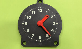 Uhr 2