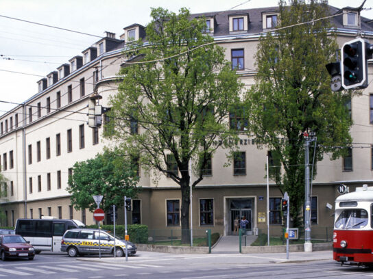 Schulgebaude